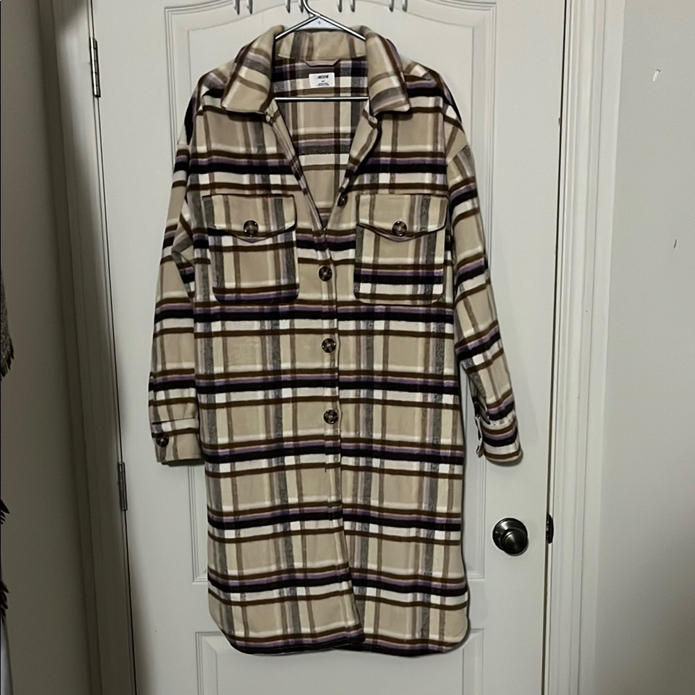 EUC, Medium full length Shacket, light brown and purple plaid, with 4 pockets